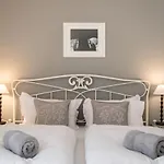 Hisa Miha Stunning Spacious House & Podkoren Apartment *