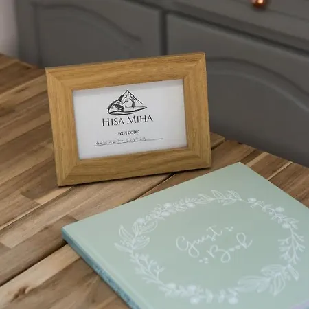 Hisa Miha Stunning Spacious House & Podkoren Apartma Kranjska Gora