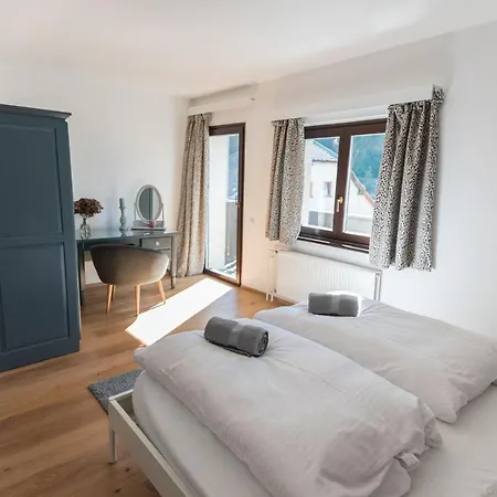 Hisa Miha Stunning Spacious House & Podkoren *