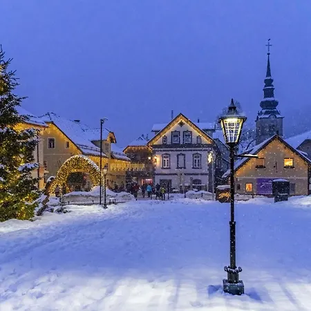 Hisa Miha Stunning Spacious House & Podkoren Kranjska Gora