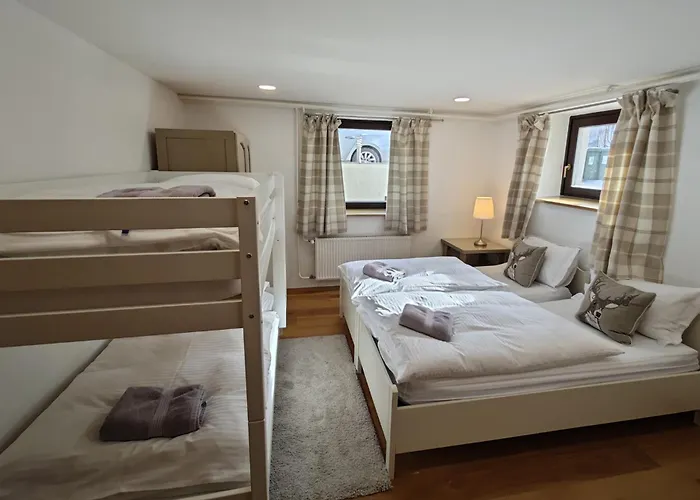 Hisa Miha Stunning Spacious House & Podkoren *